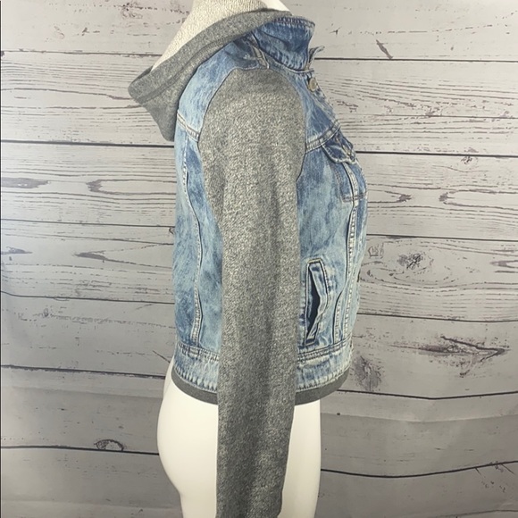American Eagle Mixed Media Distressed Denim Jacket - Picture 2 of 7